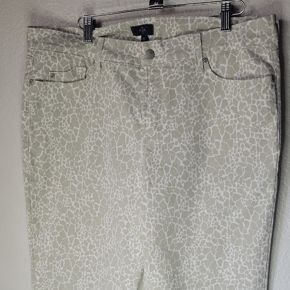 NYDJ Cream Animal Print Jeans Size 14 - Picture 3 of 12
